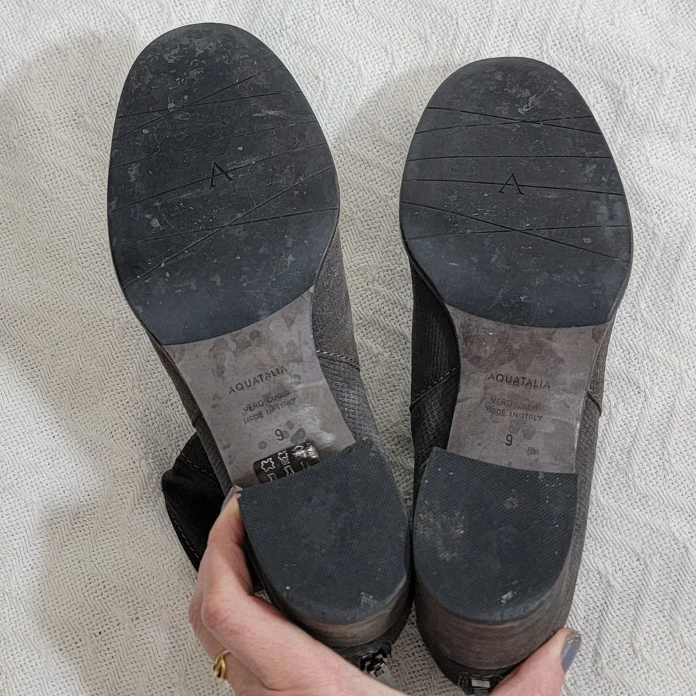 Aquatalia Womens Gray Suede Textured Ankle Boots Block Heel Made in Italy Size 9